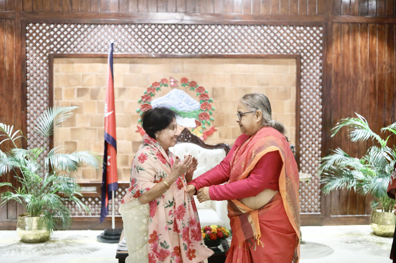 समाजसेवी अञ्जली मास्केलाई प्रधानमन्त्रीले गरिन् पछ्यौरी ओढाएर सम्मान