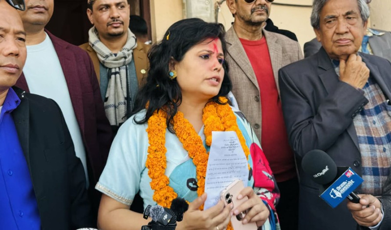 अमेरिकाको ग्रिनकार्डधारी पूर्वगृहमन्त्रीकी छोरीले फिर्ता लिइन् उम्मेदवारी