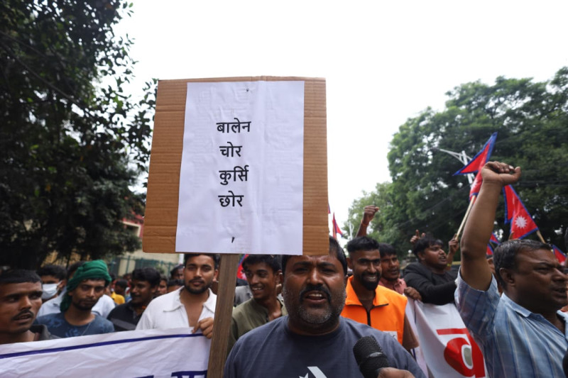 आन्दोलनरत कवाड व्यवसायीहरूले बालेन शाहविरुद्ध लेखे यस्तो नारा (तस्वीरहरू)