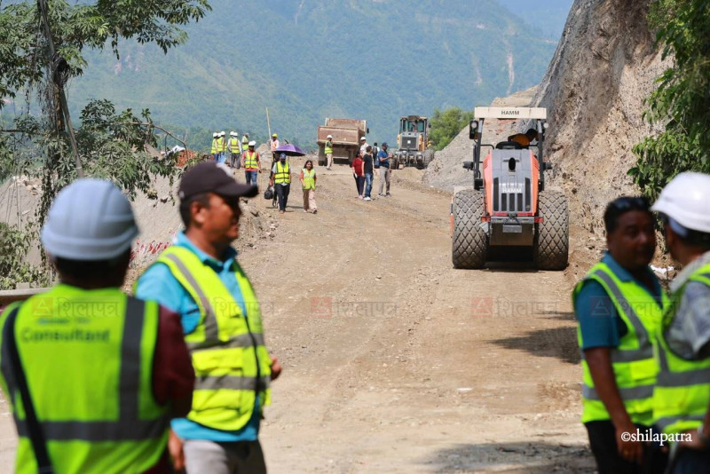 यस्तो बन्यो कृष्णभिरमा सडक, बिहीबारदेखि सबैलाई खुला (तस्वीरहरू)