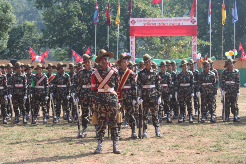 नेपाली सेनामा  बढ्दै छ महिलाको आकर्षण