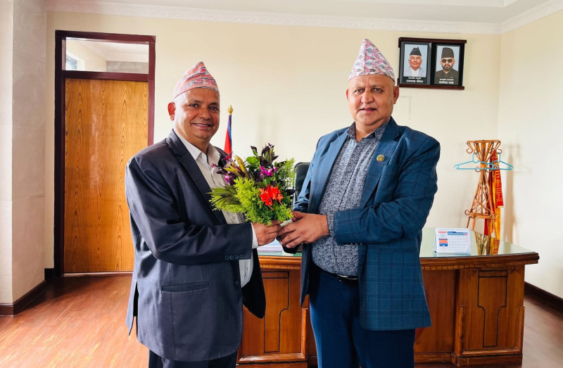 लुम्बिनीका नवनियुक्त प्रमुख सचिव कुँवरले सम्हाले जिम्मेवारी