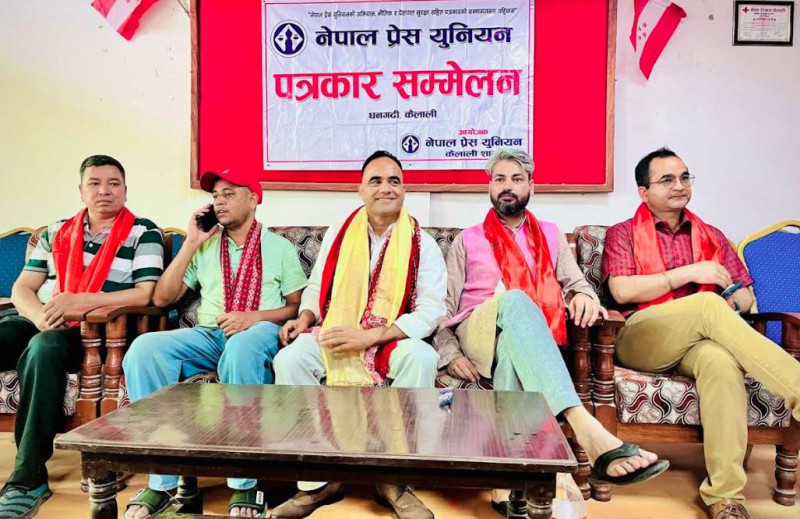 उच्चस्तरीय राजनीतिक संयन्त्र र पार्टीको पदाधिकारी बैठकमाथि महरले उठाए प्रश्न