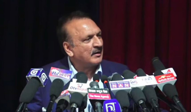 गगन थापालाई प्रकाशशरण महतको चेतावनी– कांग्रेसको भाैतिक शरीर त्यहाँ होला, आत्मा यहाँ छ