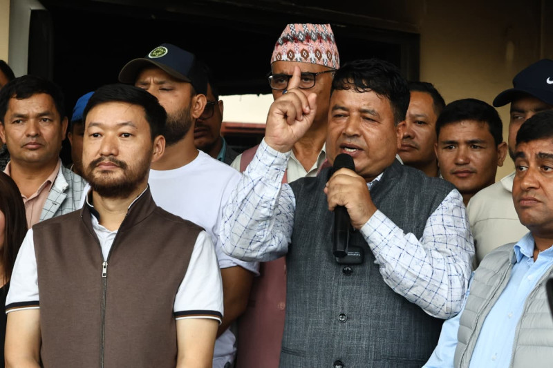 महिलाले दिएको उजुरीको विषयमा महेश बस्नेतले साइबर ब्युरो पुगेर दिए लिखित बयान
