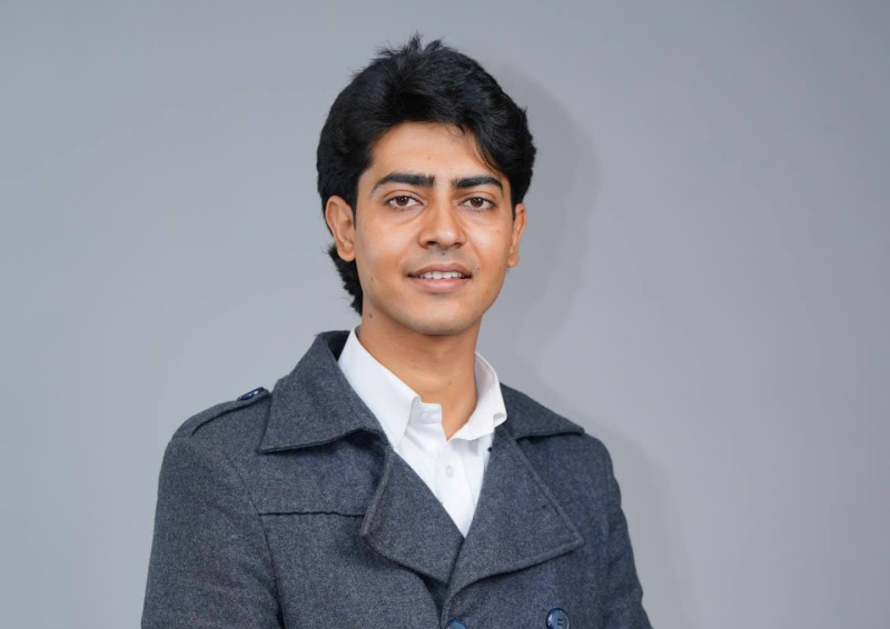 असिम शाहलाई लक्षित गर्दै मिराजले भने– डाइरेक्टर साब, निमन्त्रणा नदिनुभएकोमा धन्यवाद !