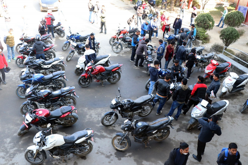 मोटरसाइकल हराउने धेरै, पाउने थोरै