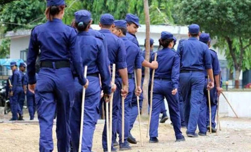 निर्वाचन प्रहरीले बोकेको लौरोको मूल्य २ सय