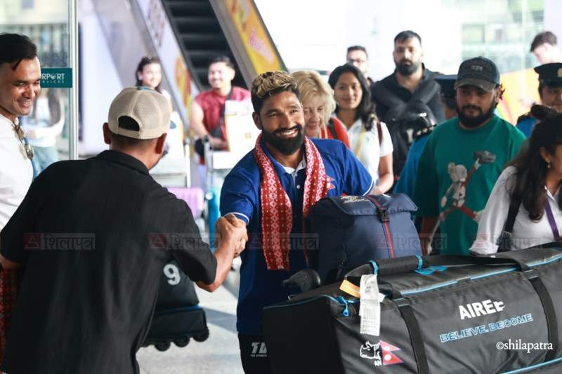 स्वदेश फर्कियो नेपाली राष्ट्रिय क्रिकेट टोली (तस्वीरहरू)