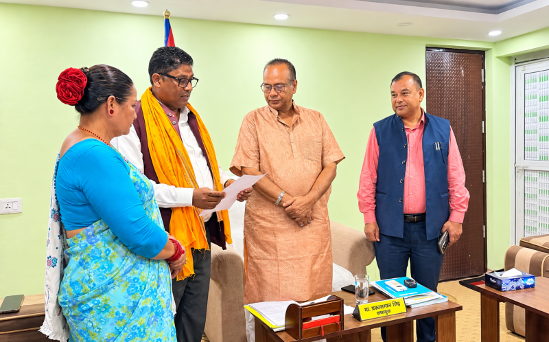 मधेश सरकारबाट एमाले बाहिरियो, नयाँ सरकार गठनको पहल दसैँपछि