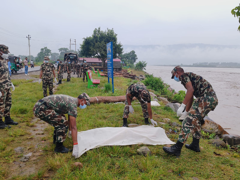 त्रिशूली किनारमा भेटिएका तीन शवको सनाखत, आफन्तलाई हस्तान्तरण