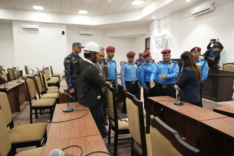 एआईजीद्वय कार्की र चतुर्वेदीले गरे संसद भवनको निरीक्षण  [तस्वीरहरू]