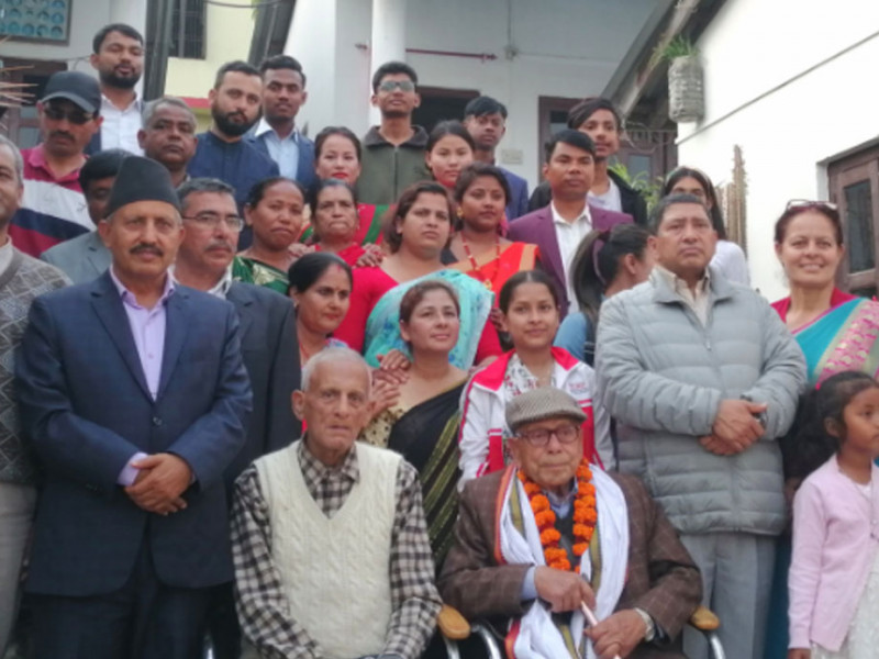 'महोत्तरी कम्युन' उनीहरूको साझा घर