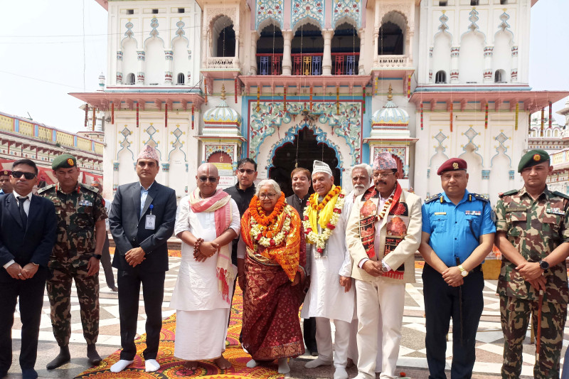 प्रधानमन्त्री कार्कीद्वारा जानकी मन्दिरमा दर्शन तथा पूजाआराधना