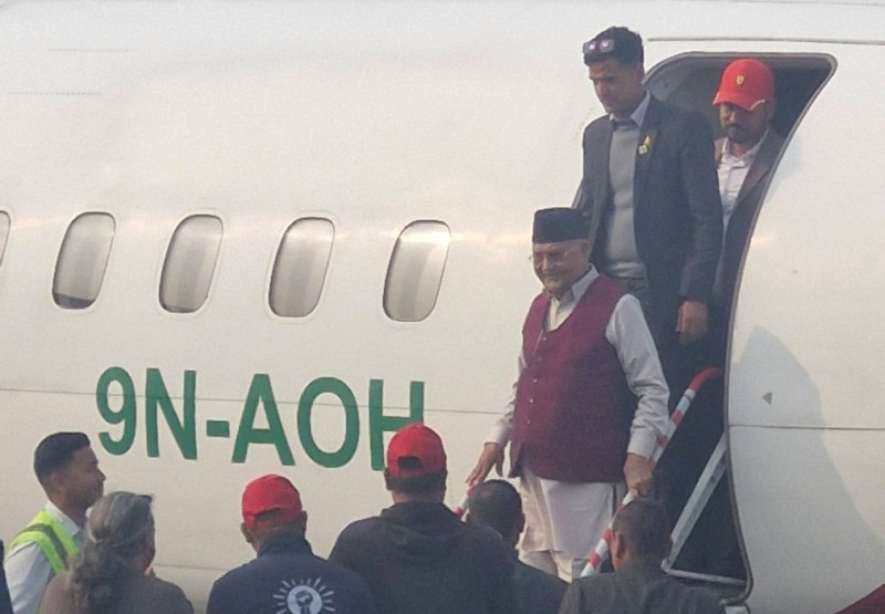 चुनाव प्रचारका लागि एमाले अध्यक्ष ओली झापामा