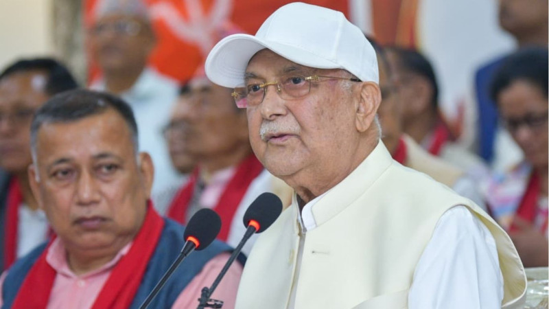 नेतृत्व फेर्न खोज्ने आवारा, बालेनलाई भोट दिने बुद्धि नभएका : आखिर के सन्देश दिन खोज्दै छन् ओली ?