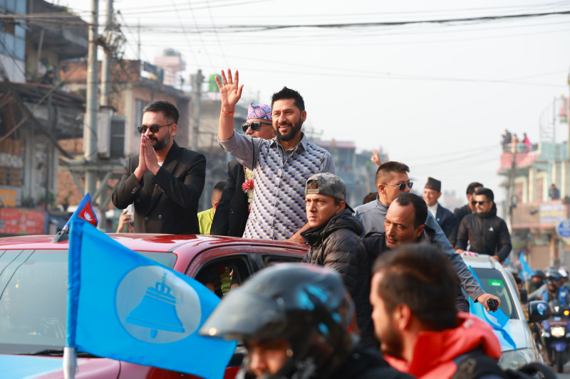 पशुपतिनाथबाट रवि–बालेनले सुरु गरे काठमाडौं उपत्यकाको चुनावी अभियान (तस्वीरहरू)