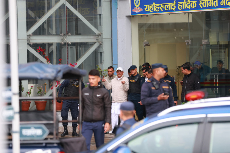 ओलीलाई स्वास्थ्य परीक्षणका लागि अस्पताल लगियो