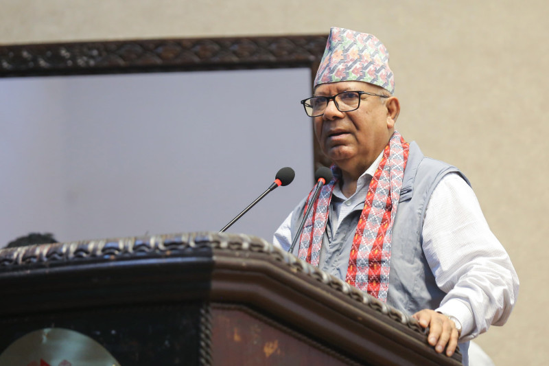 एमालेसँग लसपस चलिरहेको छ भने मेरो भन्नु केही छैन : माधव नेपाल