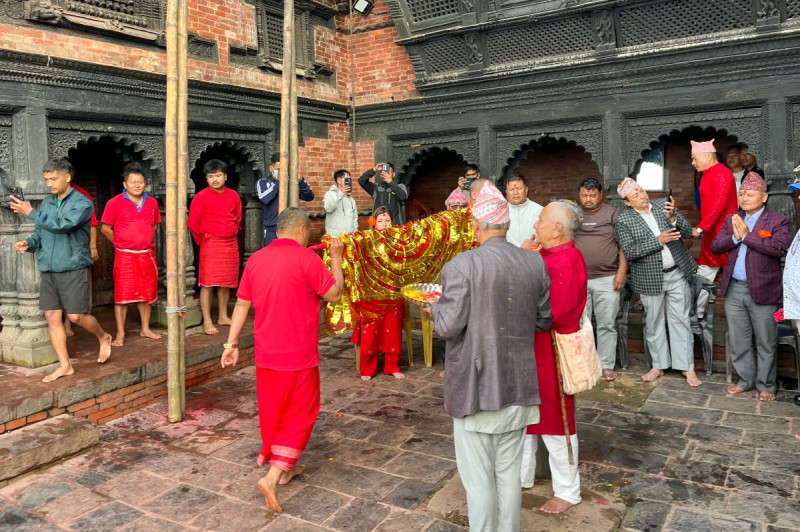 गोरखाबाट हनुमानढोकामा फूलपातीसहितको डोली पठाइयो (तस्वीरहरू)