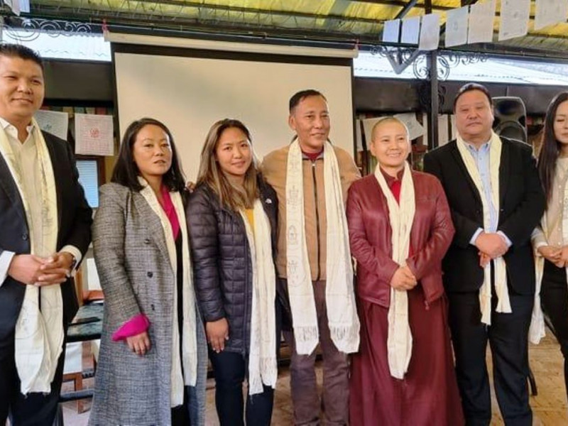 बौद्धनाथ स्तुपामा वातावरणमैत्री झण्डा फरफराइँदै