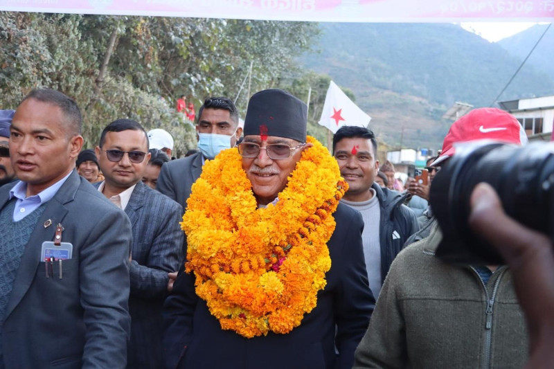 चार पूर्वप्रधानमन्त्री चुनावी मैदानमा, प्रचण्डले गरे रुकुम पूर्वबाट उमेदवारी दर्ता