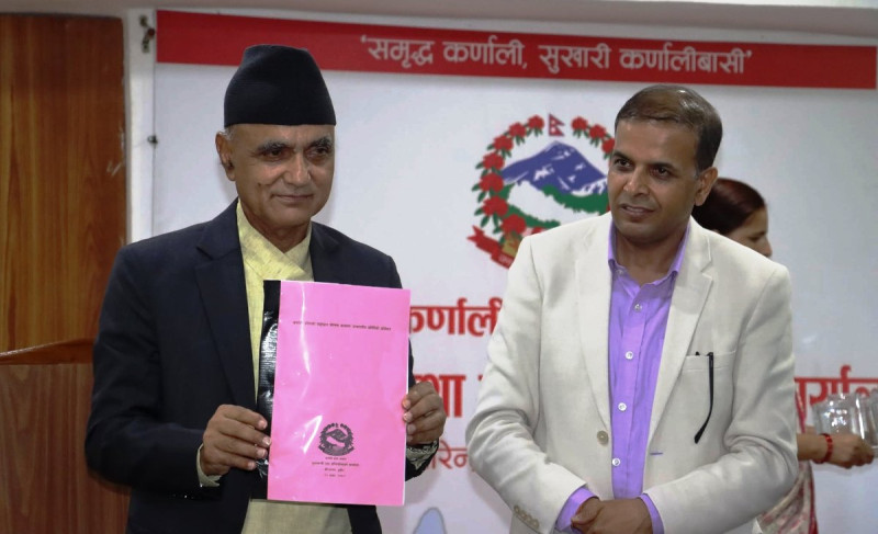 कर्णालीको प्रशासनिक पुनर्संरचना गर्न गठित अध्ययन समितिले बुझायो प्रतिवेदन