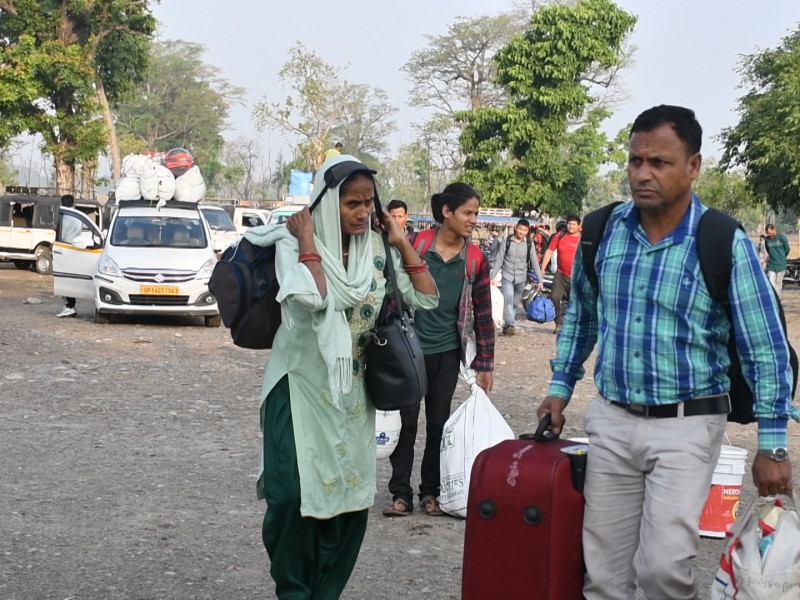 चुनावलाई पर्व मानेर भारतबाट फर्कनेहरू...