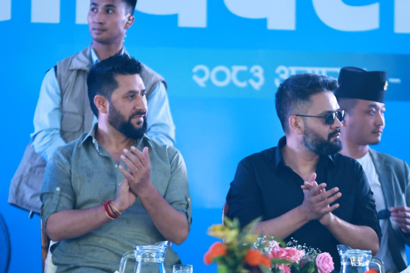 दिनभर चर्को घाममा प्रतिनिधिले कुरिरहे, तर आएनन् रवि–बालेन