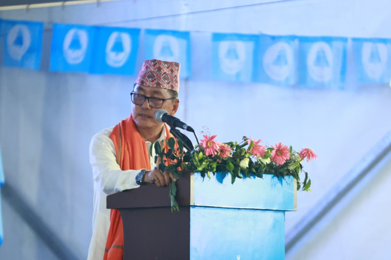 लिङ्देनले 'बालेनले राजा ल्याउँछ भनेर जनताले भोट दिएका हुन्' भन्दा हलमा हुटिङ