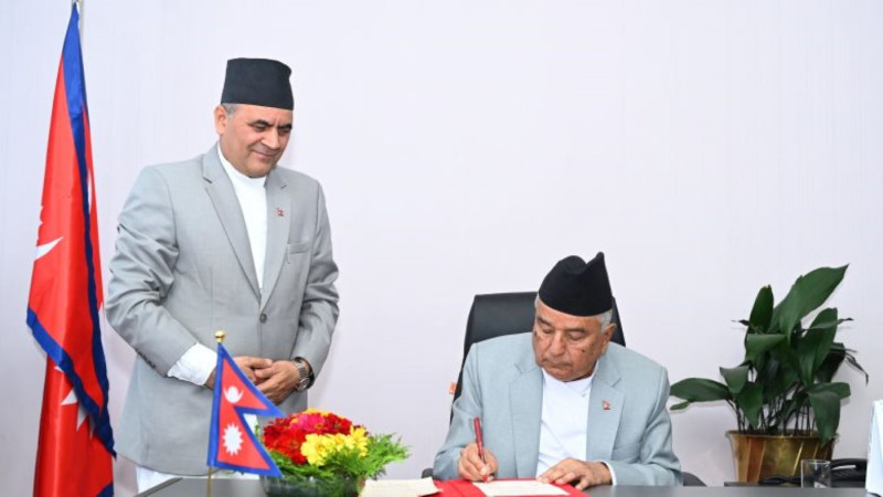 शीतलनिवास पुगे दुई अध्यादेश