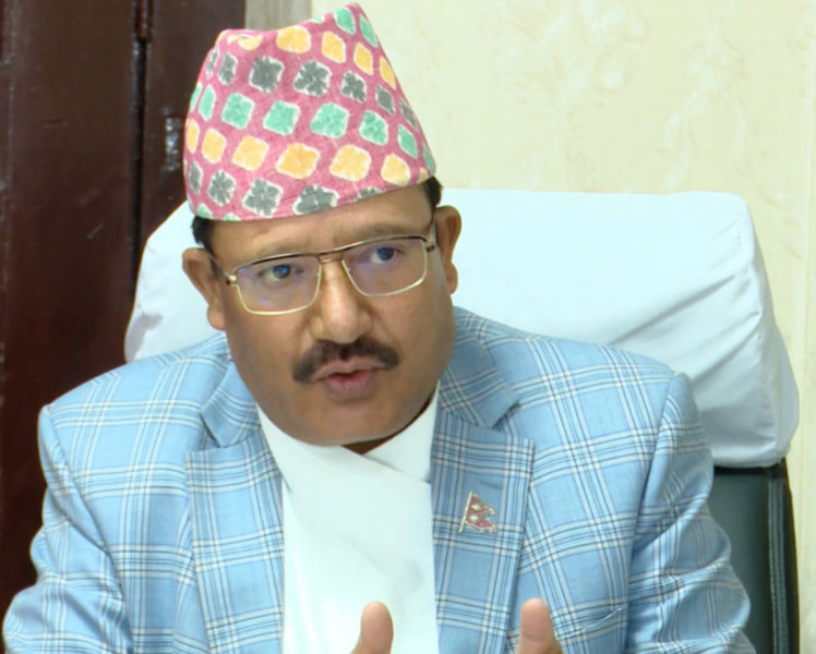 बिना बर्दीमा गौंडा-गौंडामा बसेका छौँ, आचारसंहिता छल्ने प्रयास नगर्नूस्ः आयुक्त भण्डारी