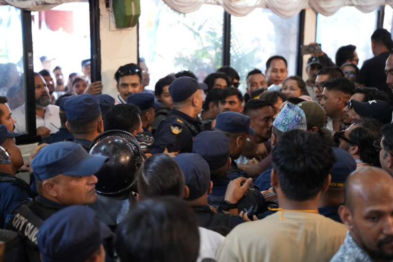 राप्रपाको युवा संगठनको काठमाडौं अधिवेशनमा हात हालाहाल (तस्वीरहरू)