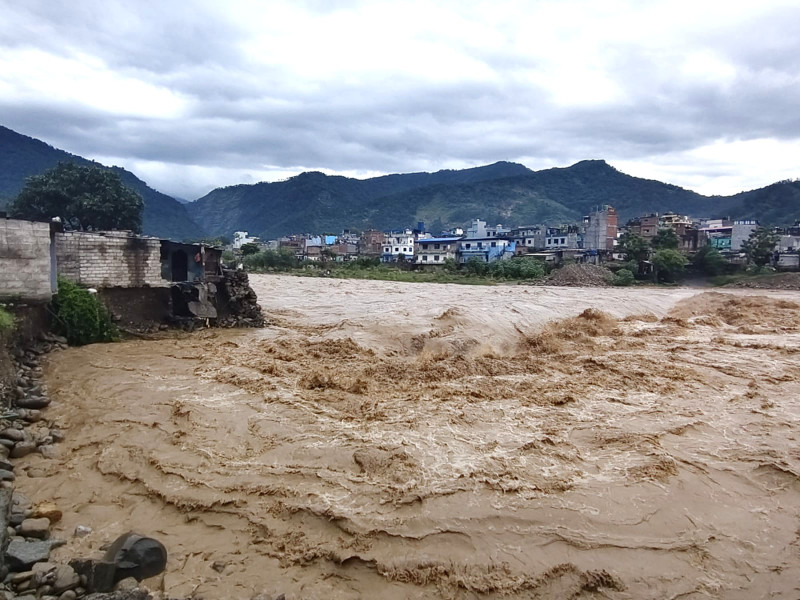 भारी वर्षापछि आएको बाढीपहिरोले लियो २७ जनाको ज्यान, १ हजार बढी परिवार प्रभावित