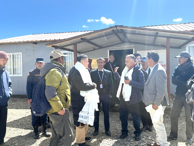 कोरला नाकाहुँदै चिनियाँ राजदूत चाङ माओमिङसहित सात सदस्यीय टोली लोमान्थाङमा
