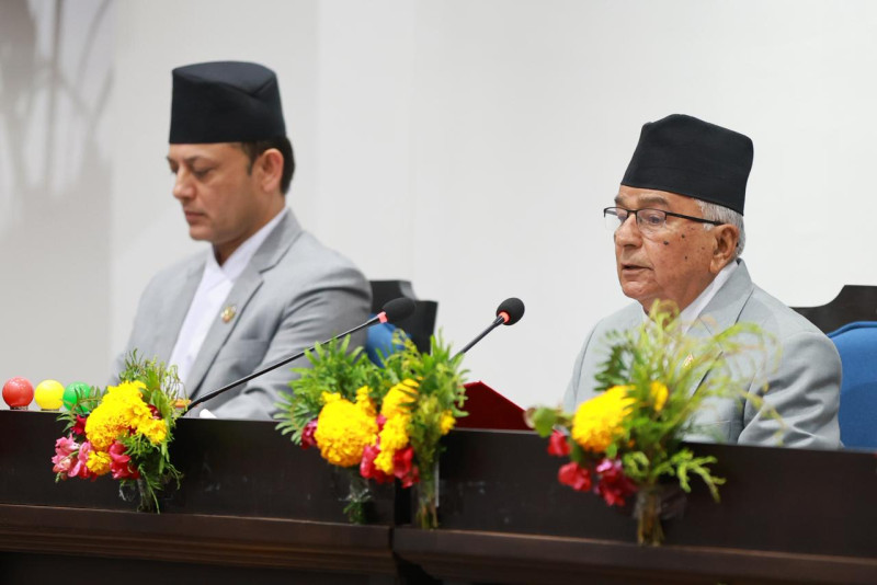 संकटमा परेको स्वास्थ्य बीमा सरकारले पुनः संरचना गर्ने