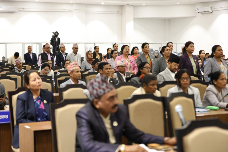 प्रधानमन्त्रीको खाेजीमा स्थगित प्रतिनिधिसभाको बैठक आज बस्दै