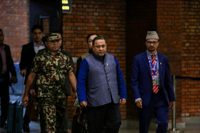 चीन भ्रमणबाट फर्किए परराष्ट्रमन्त्री खनाल, नेपाल–चीन सम्बन्ध थप सुदृढ बनाउने सहमति