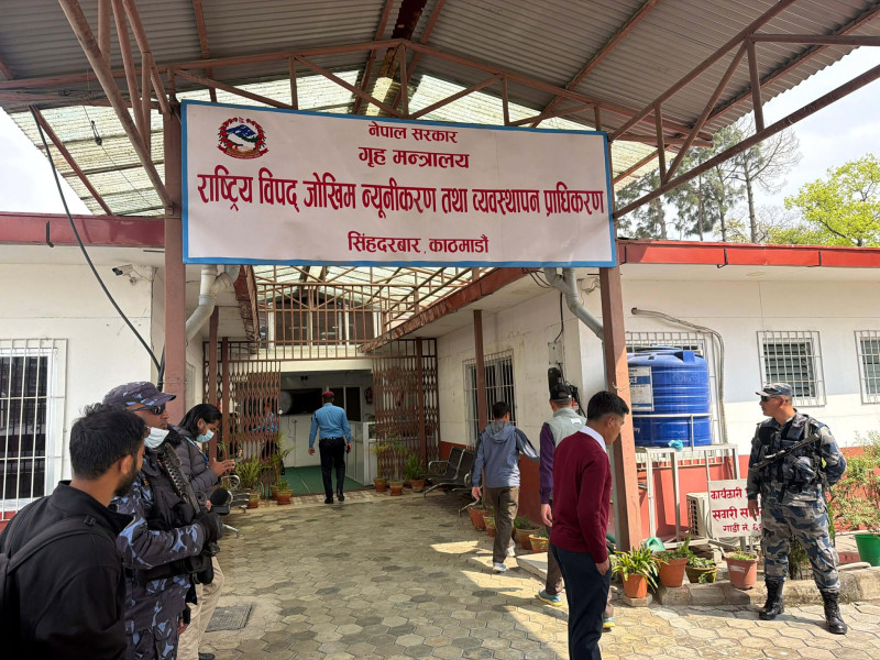 गृहमन्त्री गुरुङ विपद जोखिम न्यूनीकरण प्राधिकरणकाे निरीक्षणमा