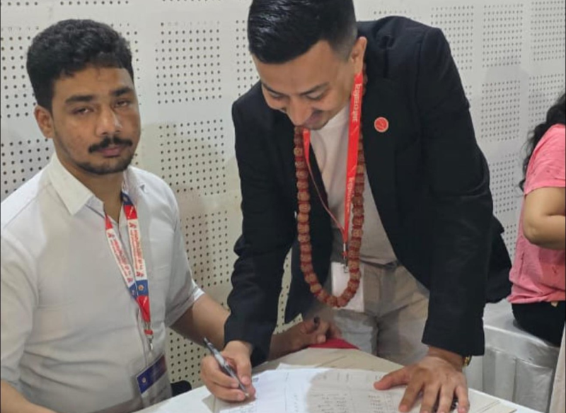 अखिल अध्यक्षमा डा. कडरियाले पनि गरे उम्मेदवारी दर्ता