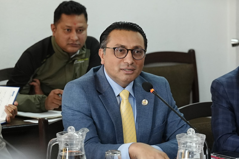 समितिको बैठकमा अर्थमन्त्री वाग्लेको गुनासो– संसद अवरोध गरेर बजेट र मबारे संगठित रूपमा अफवाह फैलाइयो