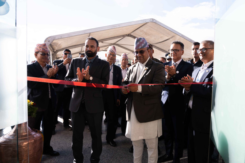 विमानस्थलभित्र रहेको भीआईपी कक्ष बाहिर सारेर पर्यटनमन्त्रीले गरे उद्घाटन, के–के छन् सुविधा ? (तस्वीरहरू)