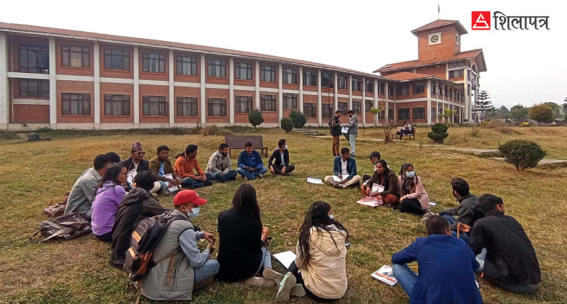 स्ववियु चुनावले तातेको त्रिवि प्राङ्गण, पार्टीको विद्यार्थी रोज्ने कि स्वतन्त्र ?