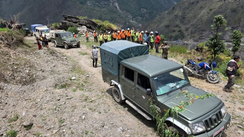 दार्चुलाको दुम्लिङ गाउँमा पहिलोपटक गाडी पुग्यो