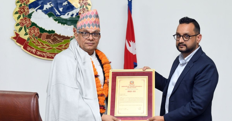 सेवानिवृत्त मुख्य सचिव अर्यालको बिदाइ, कार्कीलाई स्वागत