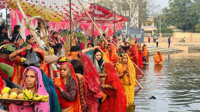 उदाउँदो सूर्यलाई अर्घ्य दिँदै चैती छठ सम्पन्न