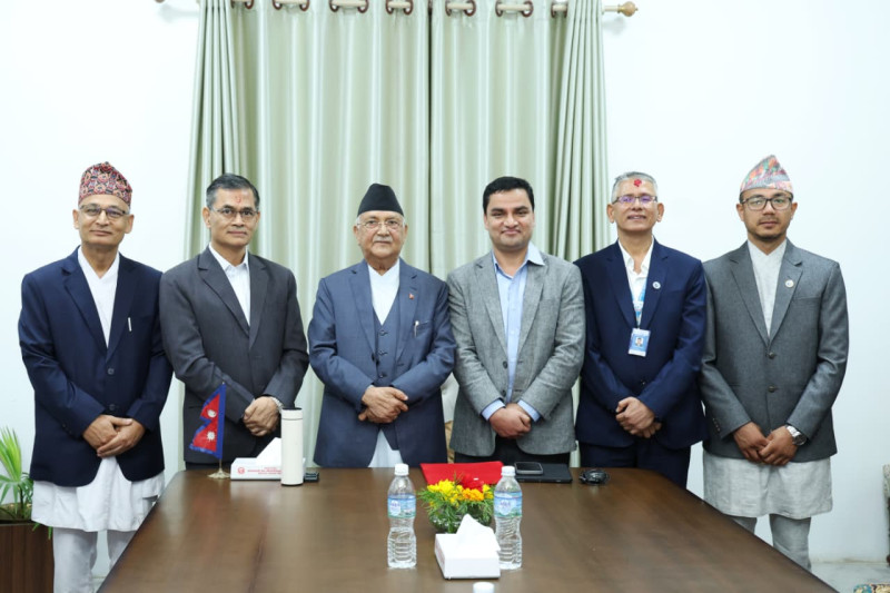 प्रधानमन्त्रीसमक्ष चार स्वास्थ्य विज्ञान प्रतिष्ठानका उपकुलपतिको शपथ
