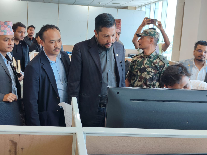 निर्माणाधीन ऊर्जा परियोजनाको काममा ढिलाइ नगर्न मन्त्री श्रेष्ठको निर्देशन