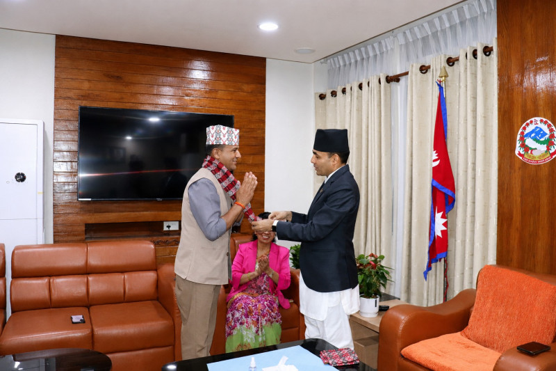 जनताको आकांक्षा पूरा हुने गरी काम गर्न सञ्चारमन्त्री तिमिल्सिनाको निर्देशन