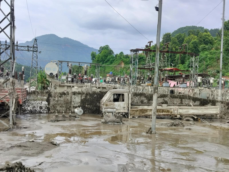 बाढी प्रभावित क्षेत्रमा विद्युत् सुचारु गर्न काम तीव्र